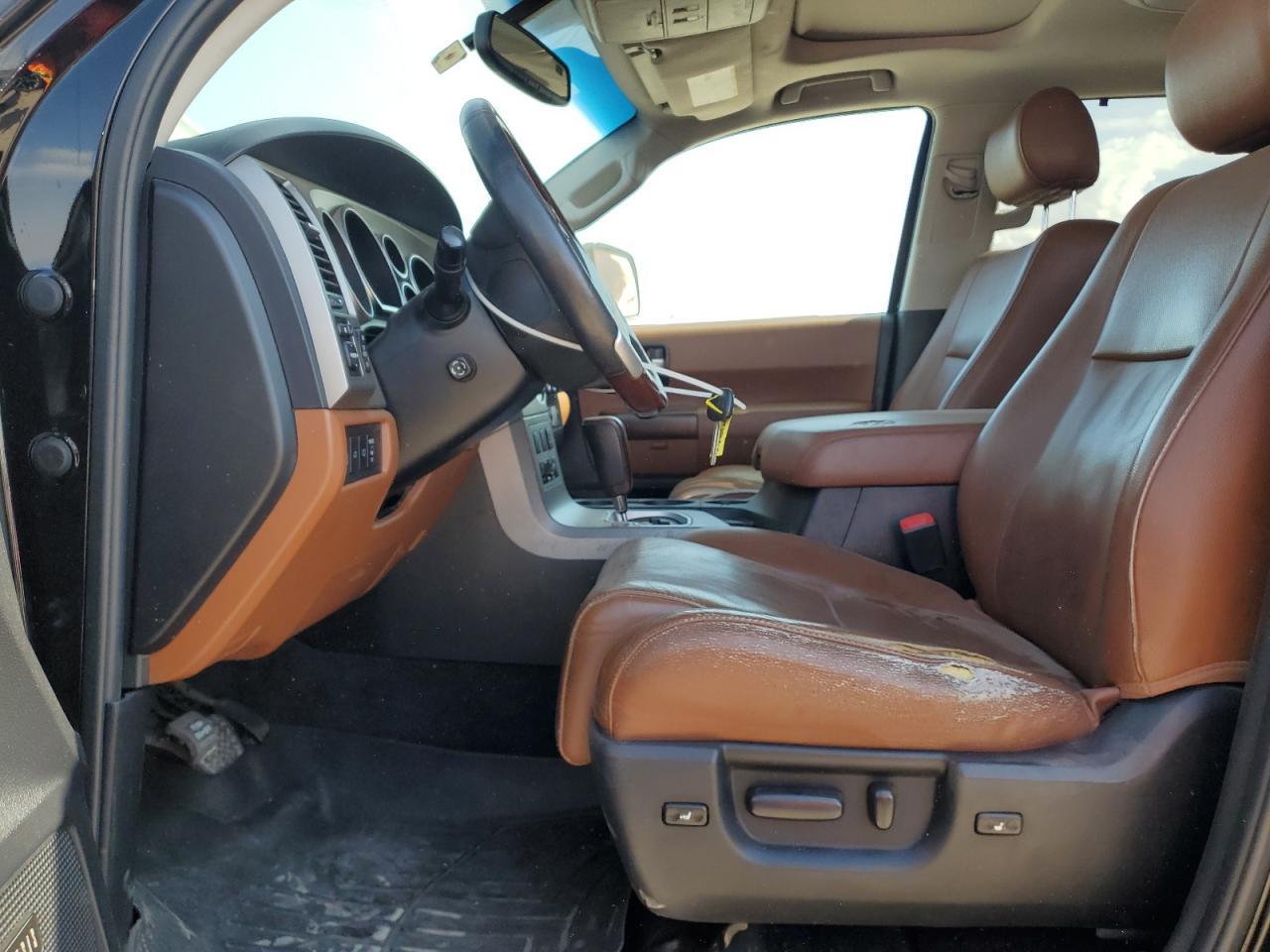 2015 TOYOTA Sequoia