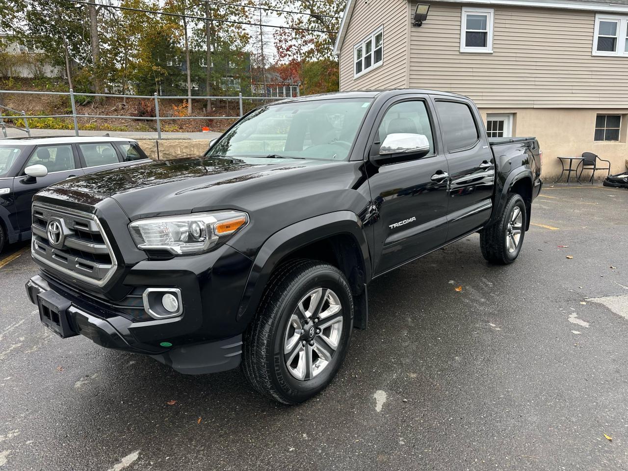 2017 TOYOTA TACOMA