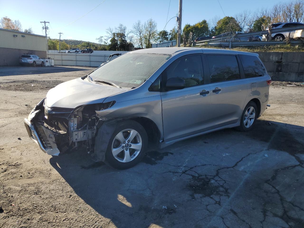 2018 TOYOTA SIENNA