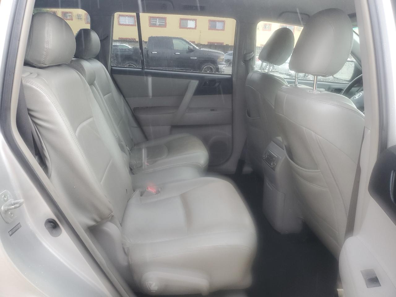 2012 TOYOTA HIGHLANDER