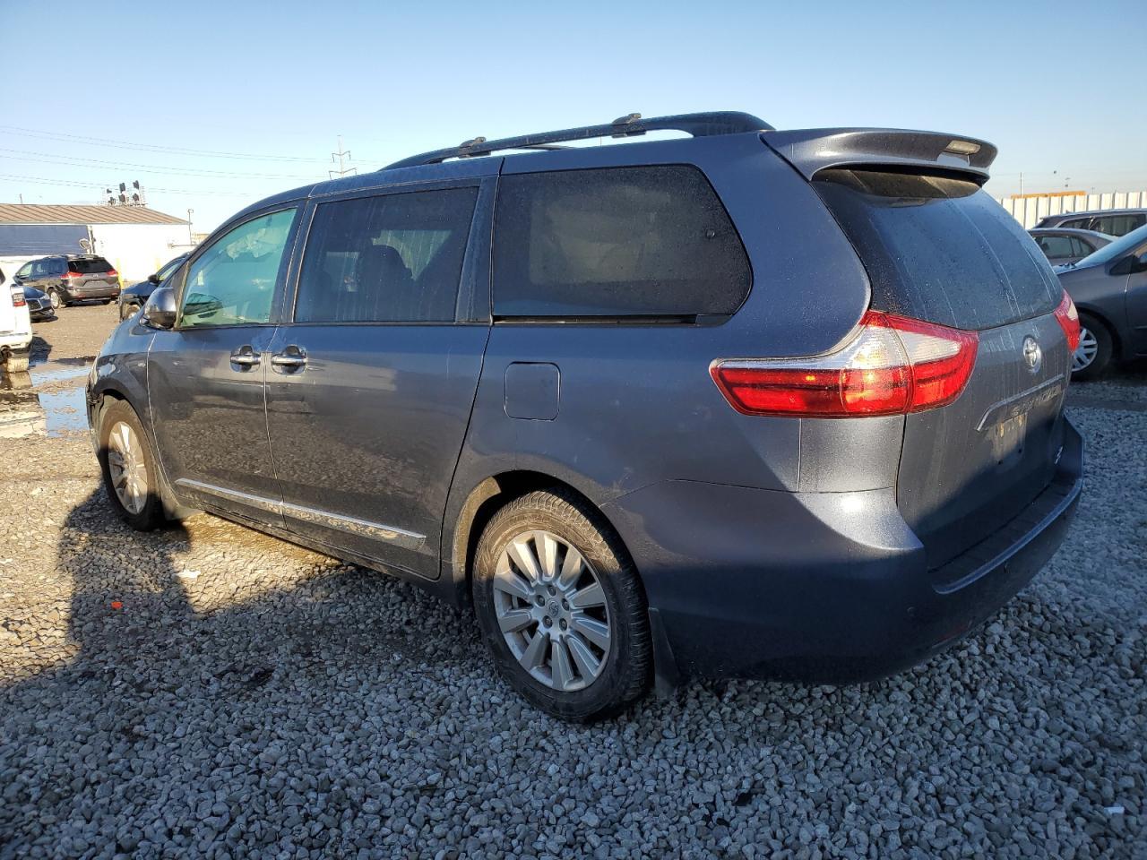 2017 TOYOTA SIENNA