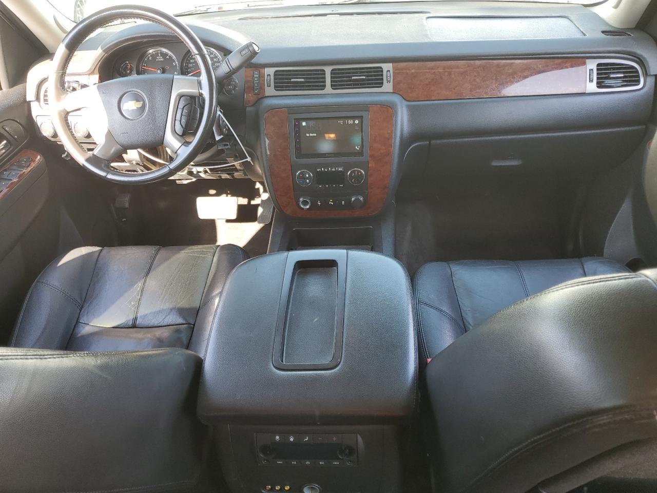 2014 CHEVROLET Suburban