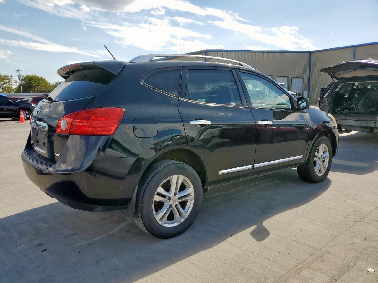 2015 NISSAN ROGUE