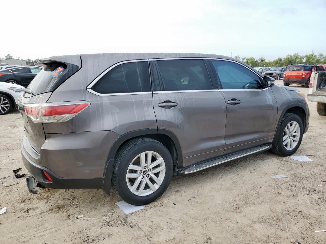 2016 TOYOTA HIGHLANDER