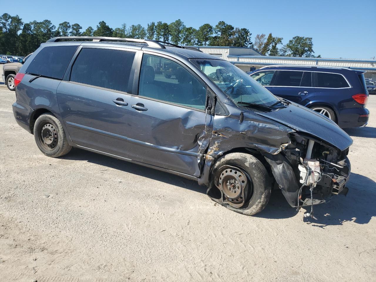 2010 TOYOTA SIENNA