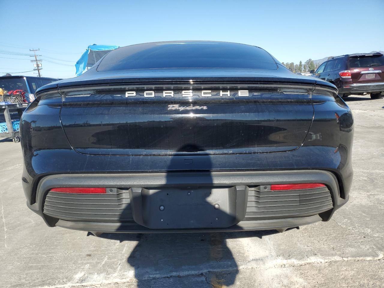 2024 PORSCHE Taycan
