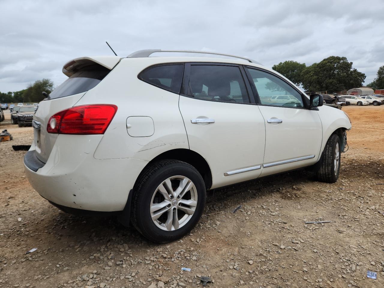 2015 NISSAN ROGUE