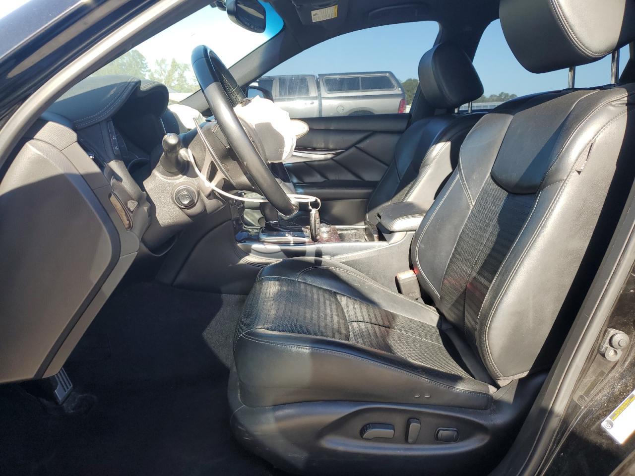 2016 INFINITI Q70