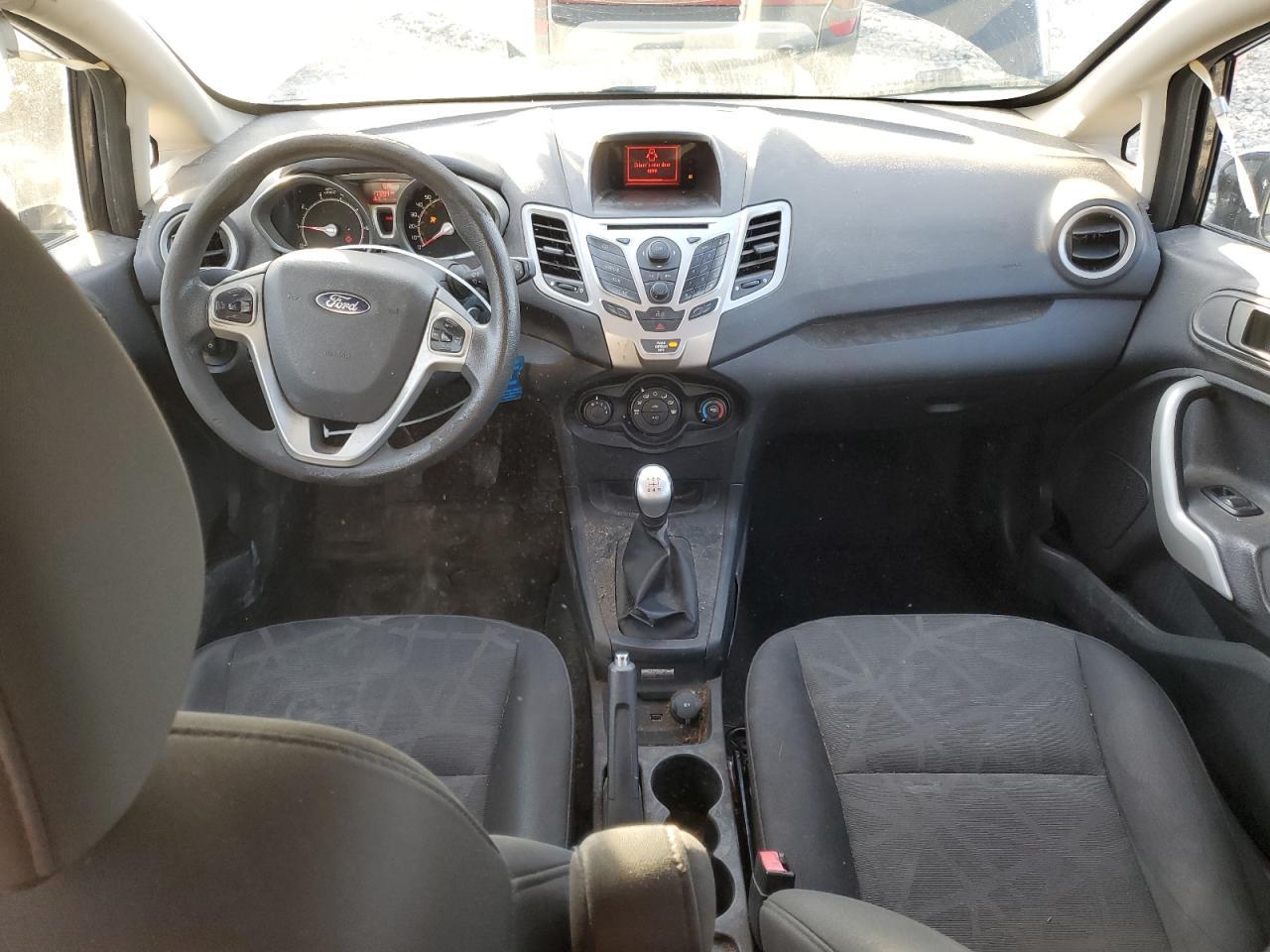 2013 FORD Fiesta