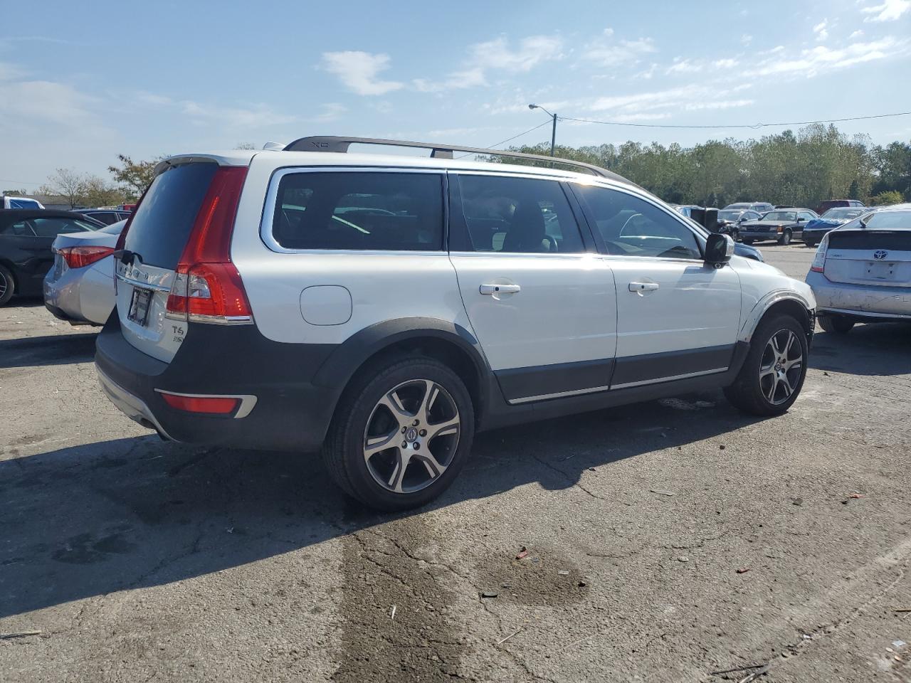 2014 VOLVO XC70