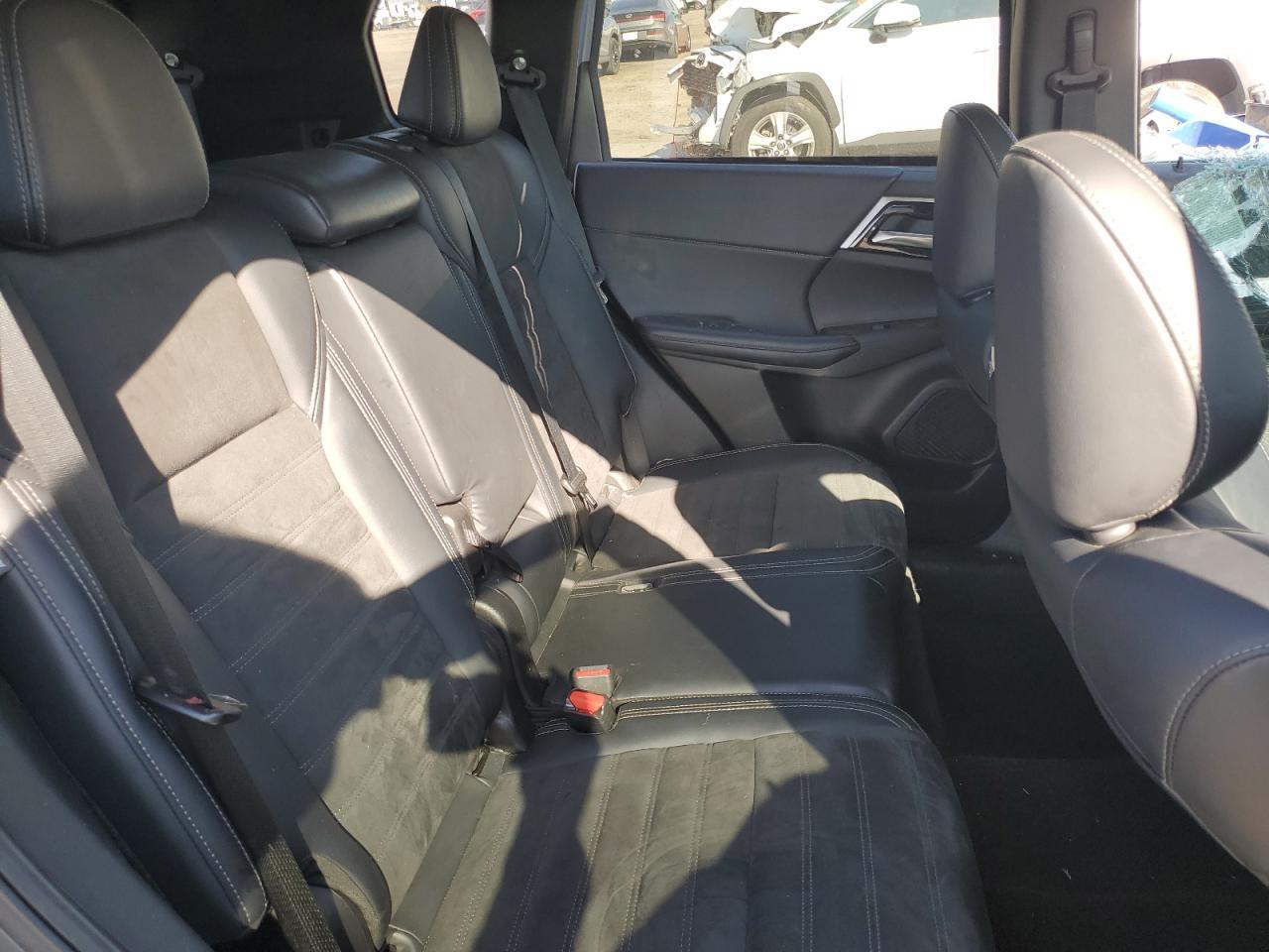 2023 MITSUBISHI outlander