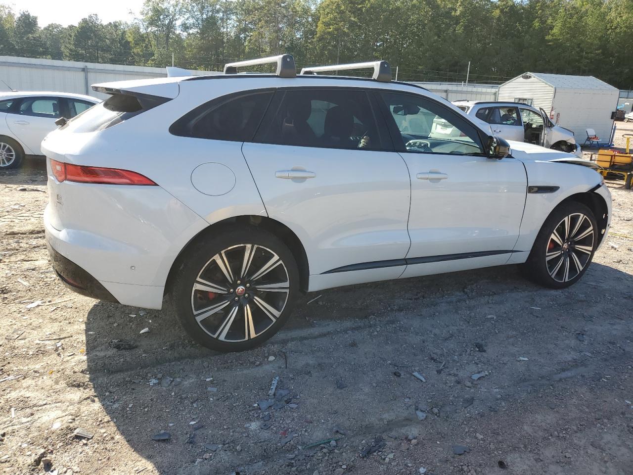 2017 JAGUAR F-Pace