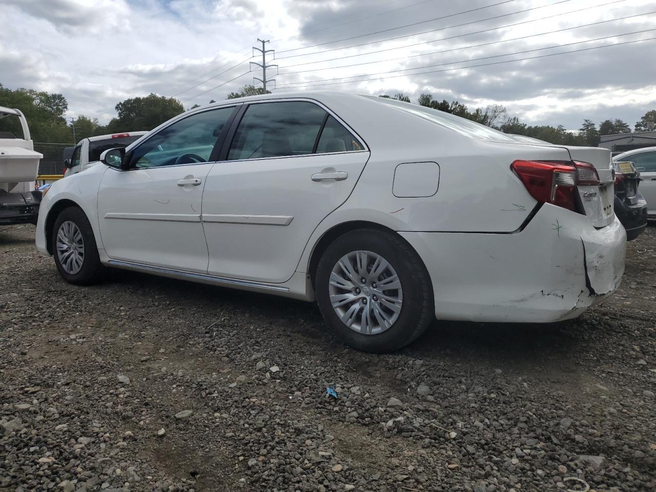 2014 TOYOTA CAMRY