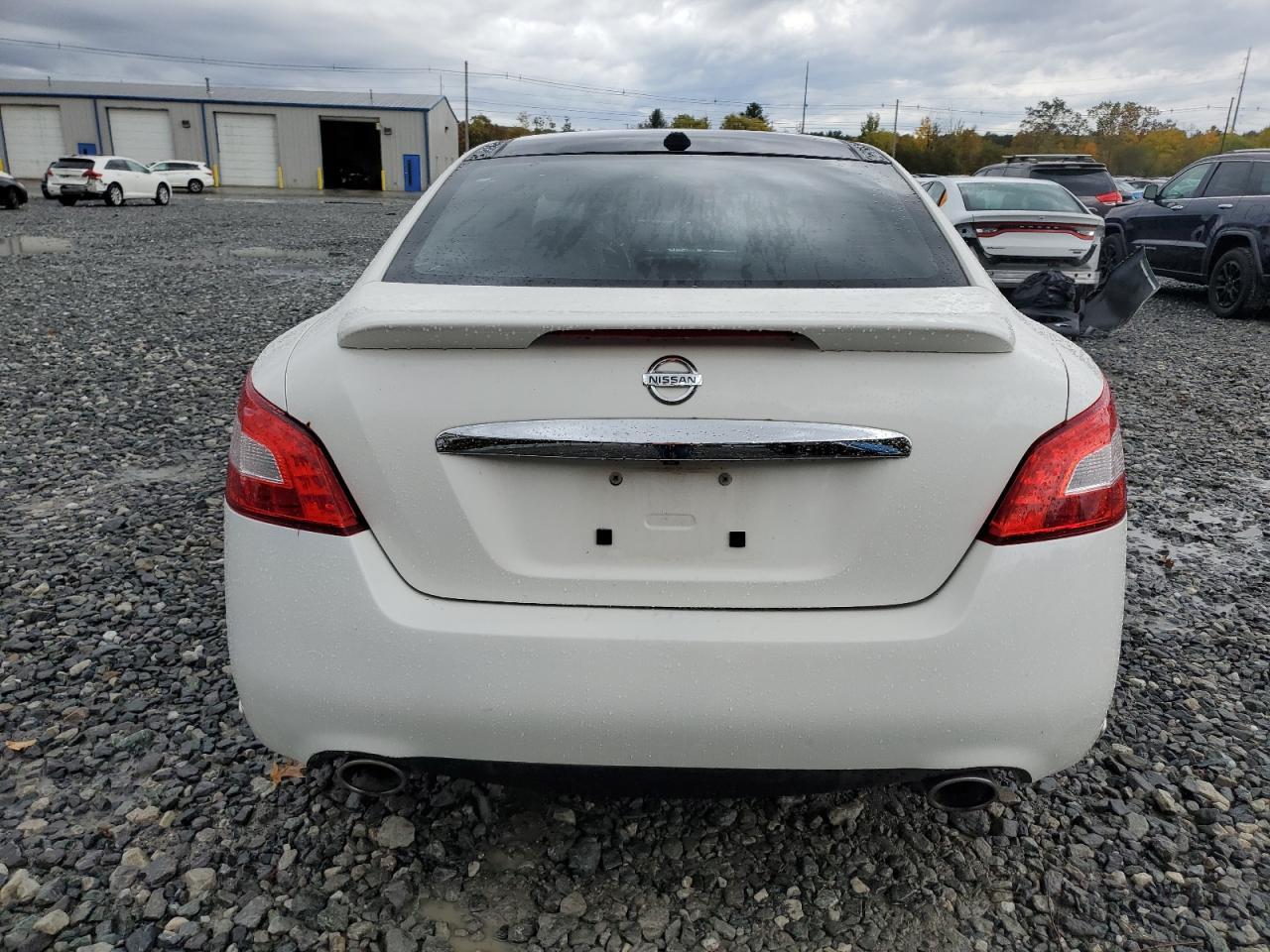 2011 NISSAN Maxima