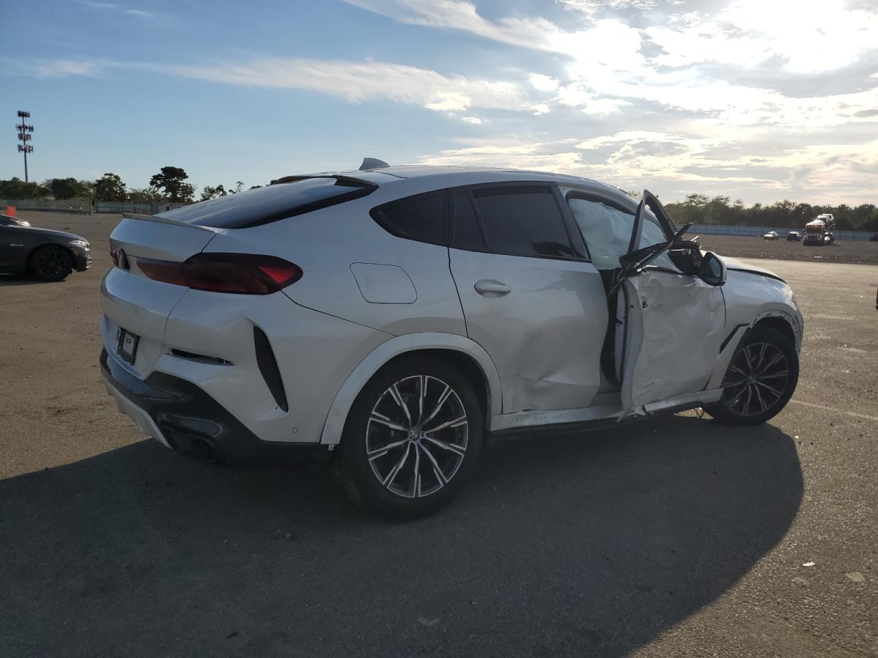 2022 BMW X6