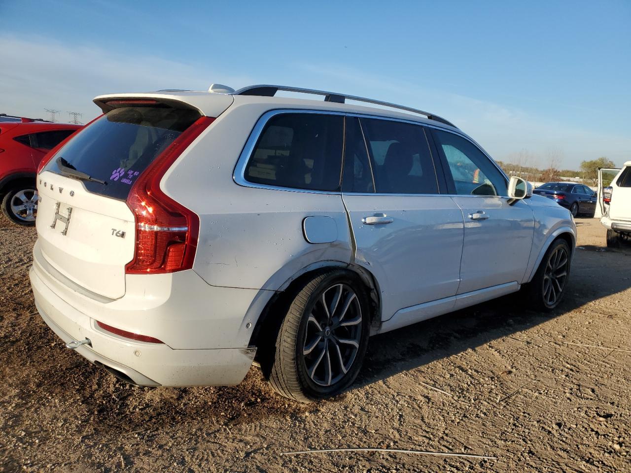 2016 VOLVO XC90
