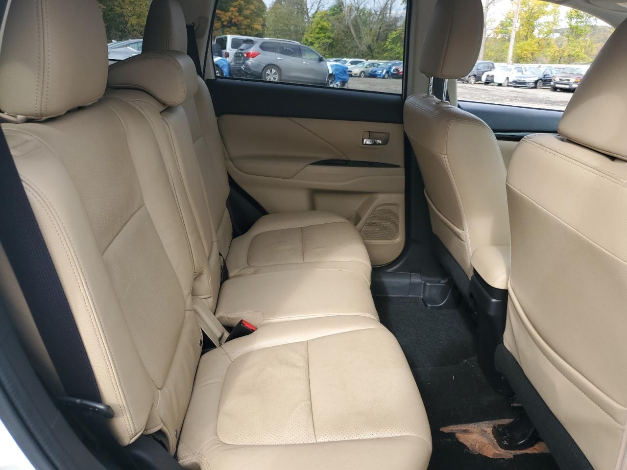 2016 MITSUBISHI outlander