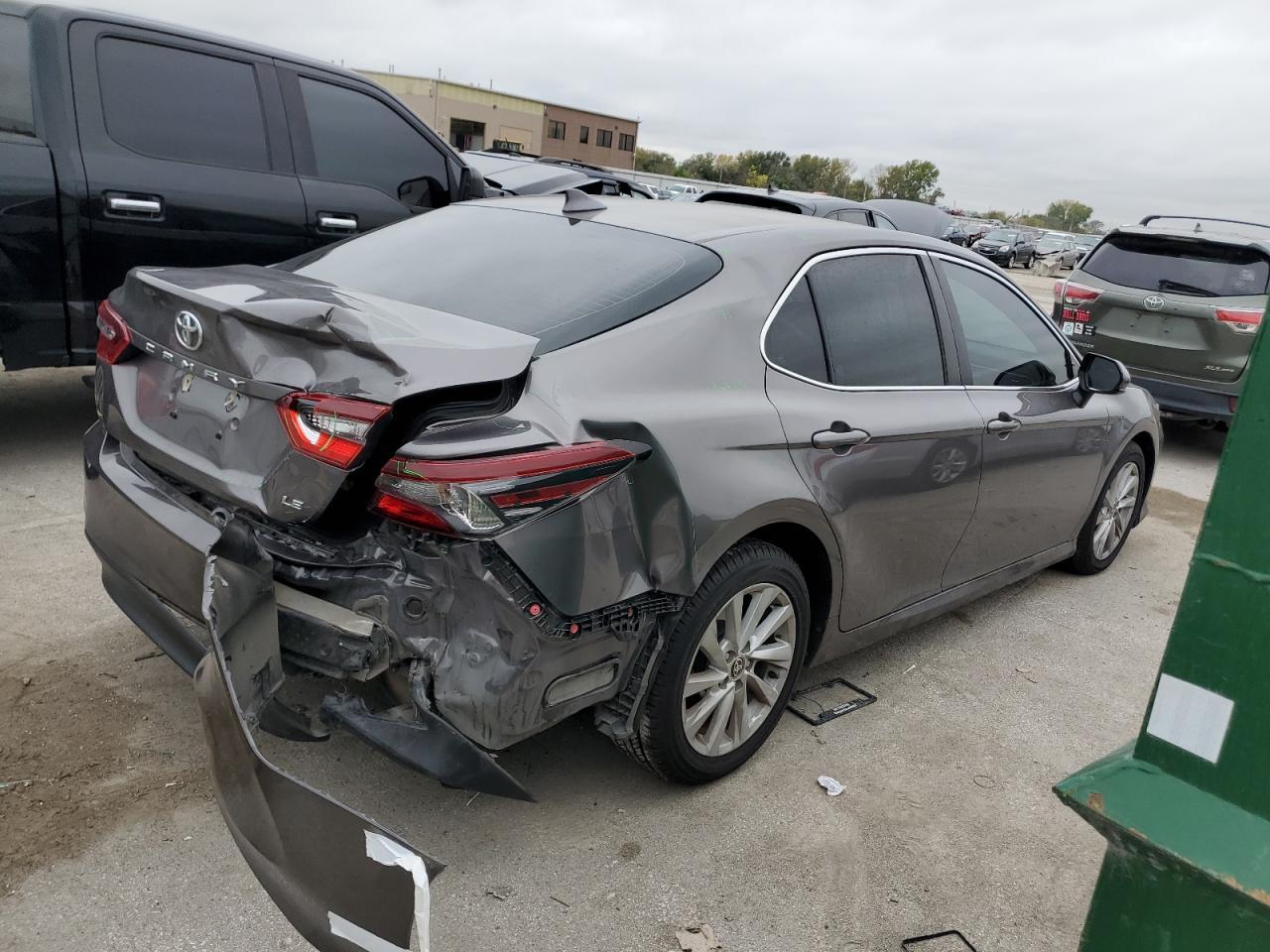 2022 TOYOTA CAMRY