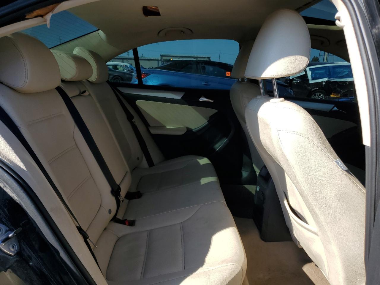 2011 VOLKSWAGEN JETTA