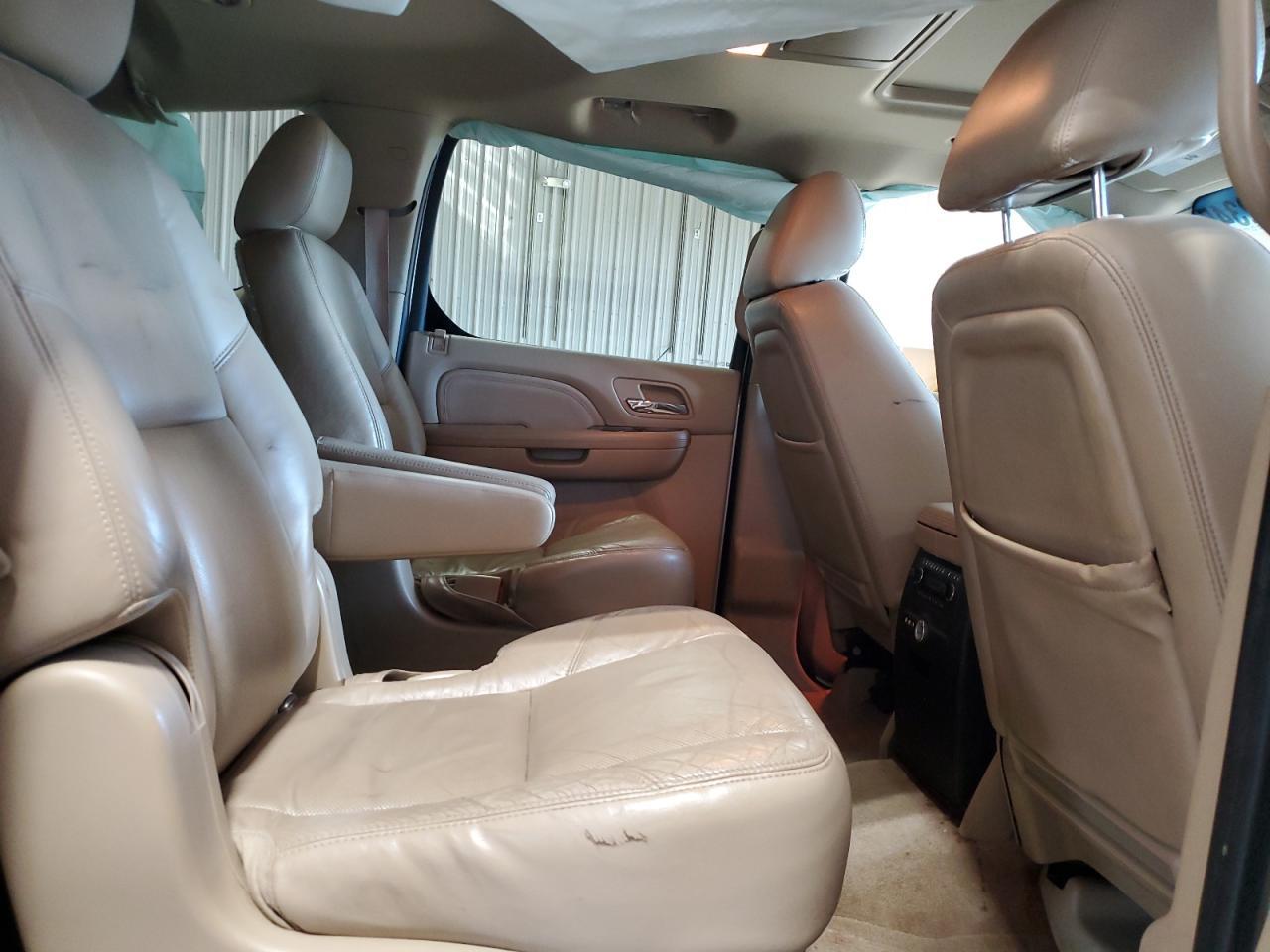 2011 CADILLAC ESCALADE