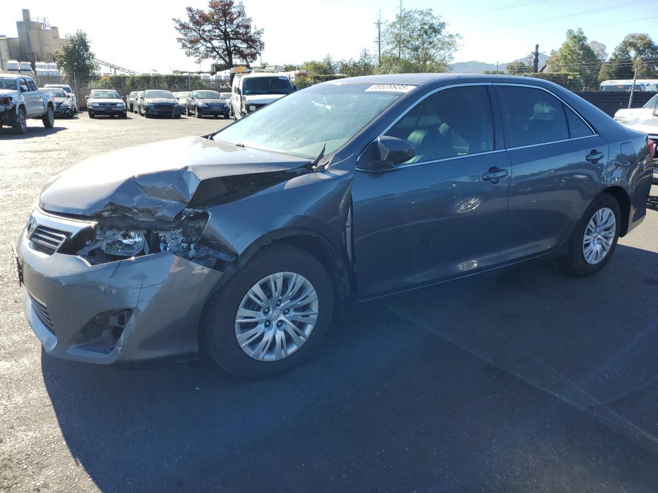 2014 TOYOTA CAMRY