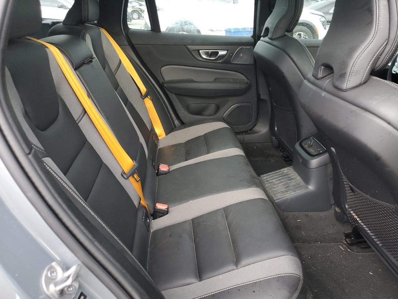 2024 VOLVO V60