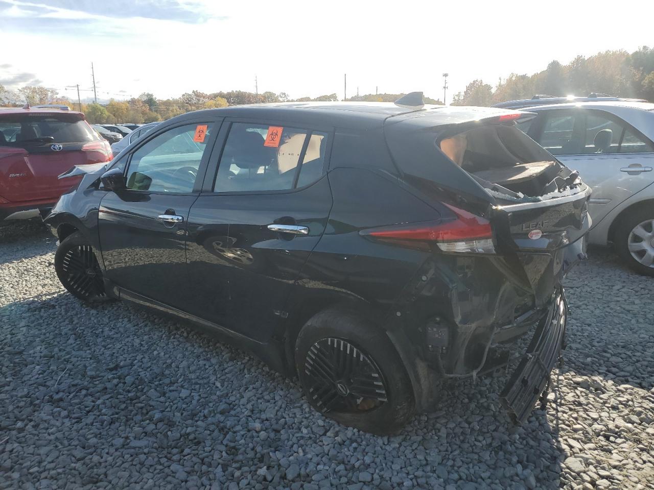 2023 NISSAN LEAF