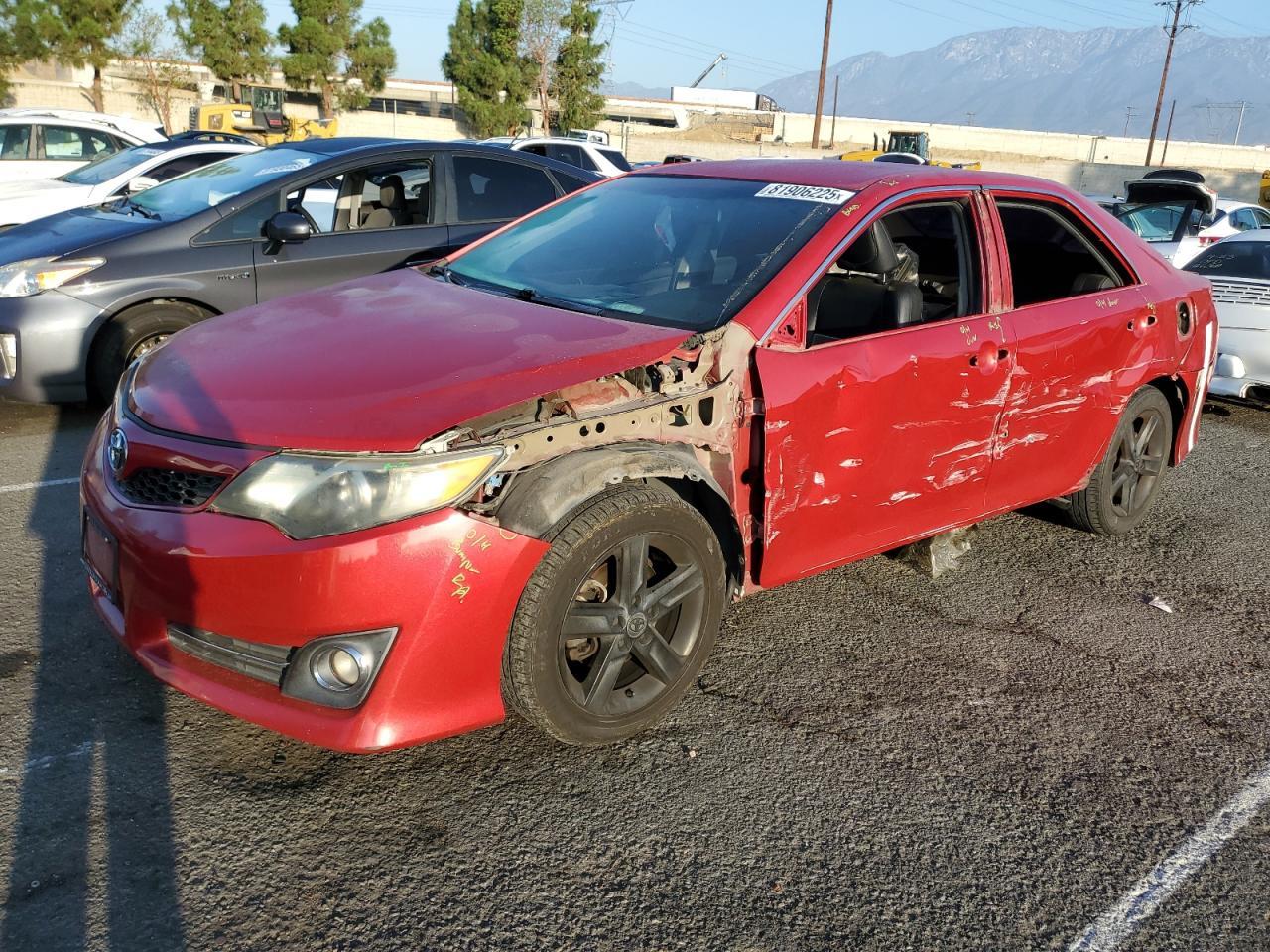 2014 TOYOTA CAMRY