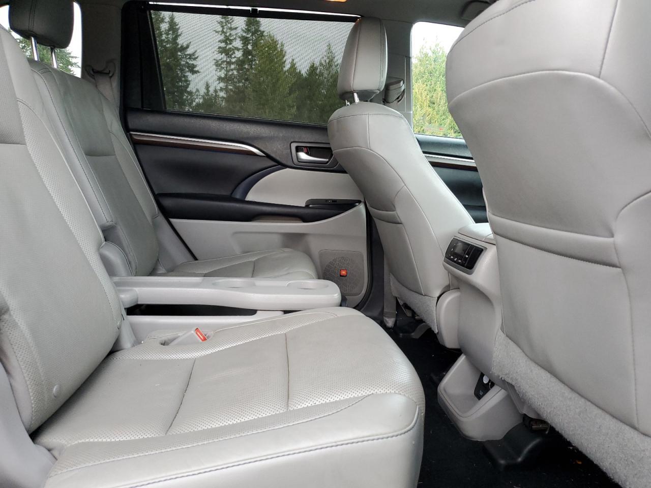 2016 TOYOTA HIGHLANDER