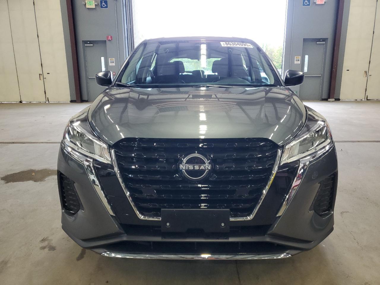 2025 NISSAN KICKS