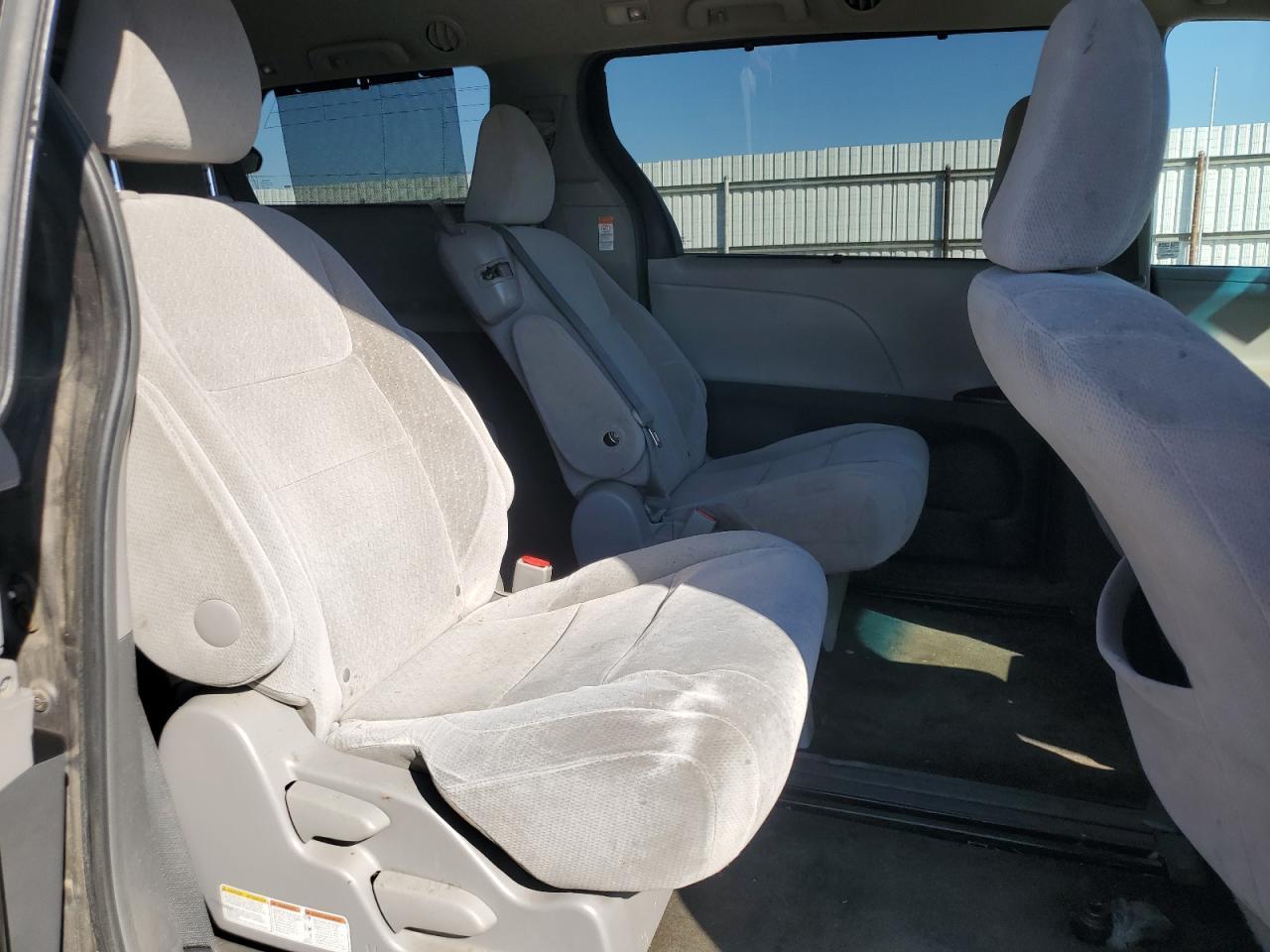 2015 TOYOTA SIENNA