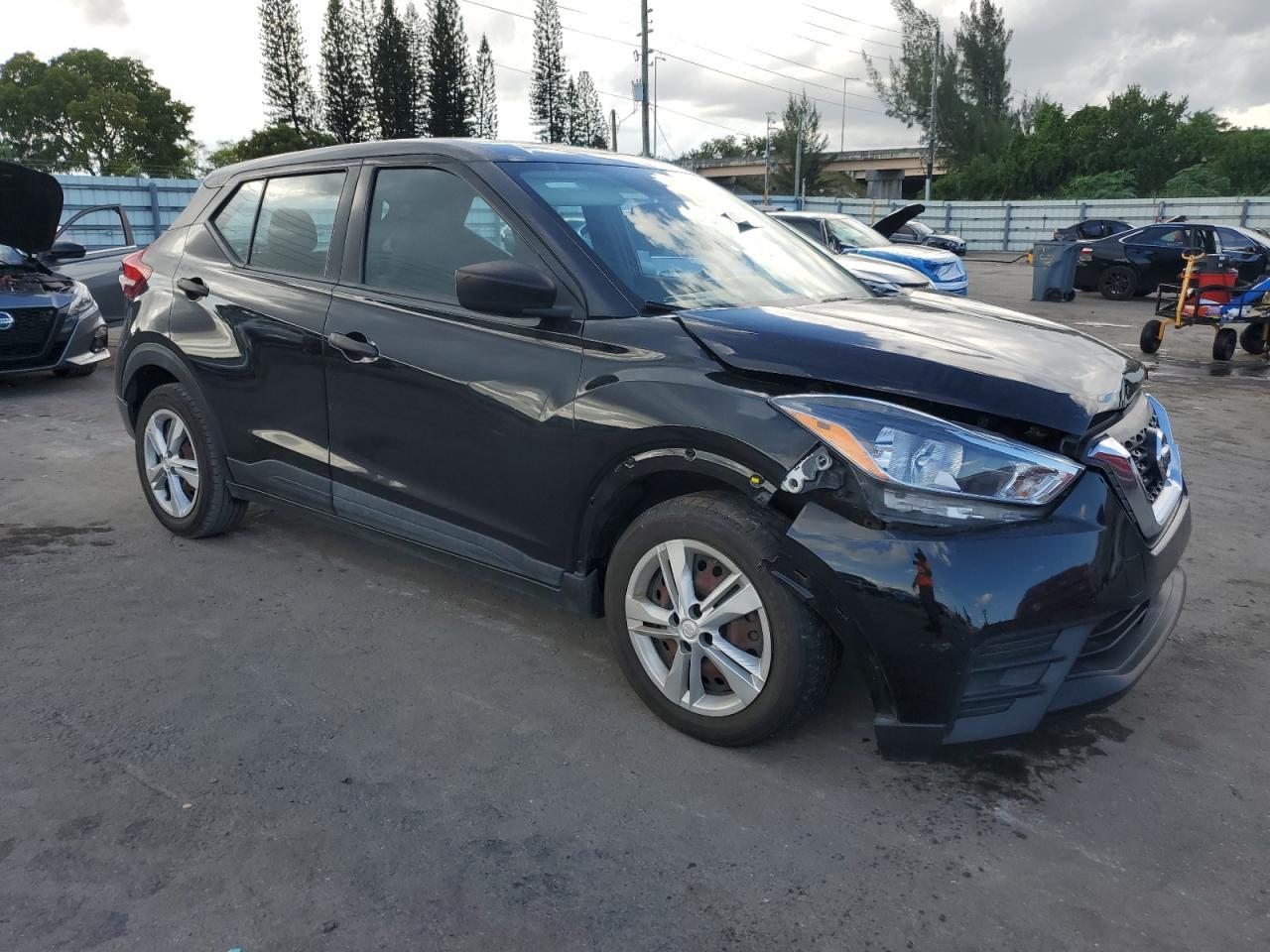 2020 NISSAN KICKS