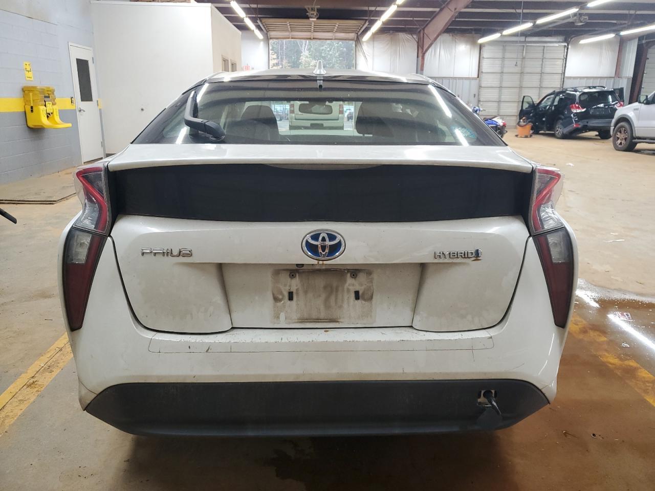 2017 TOYOTA PRIUS