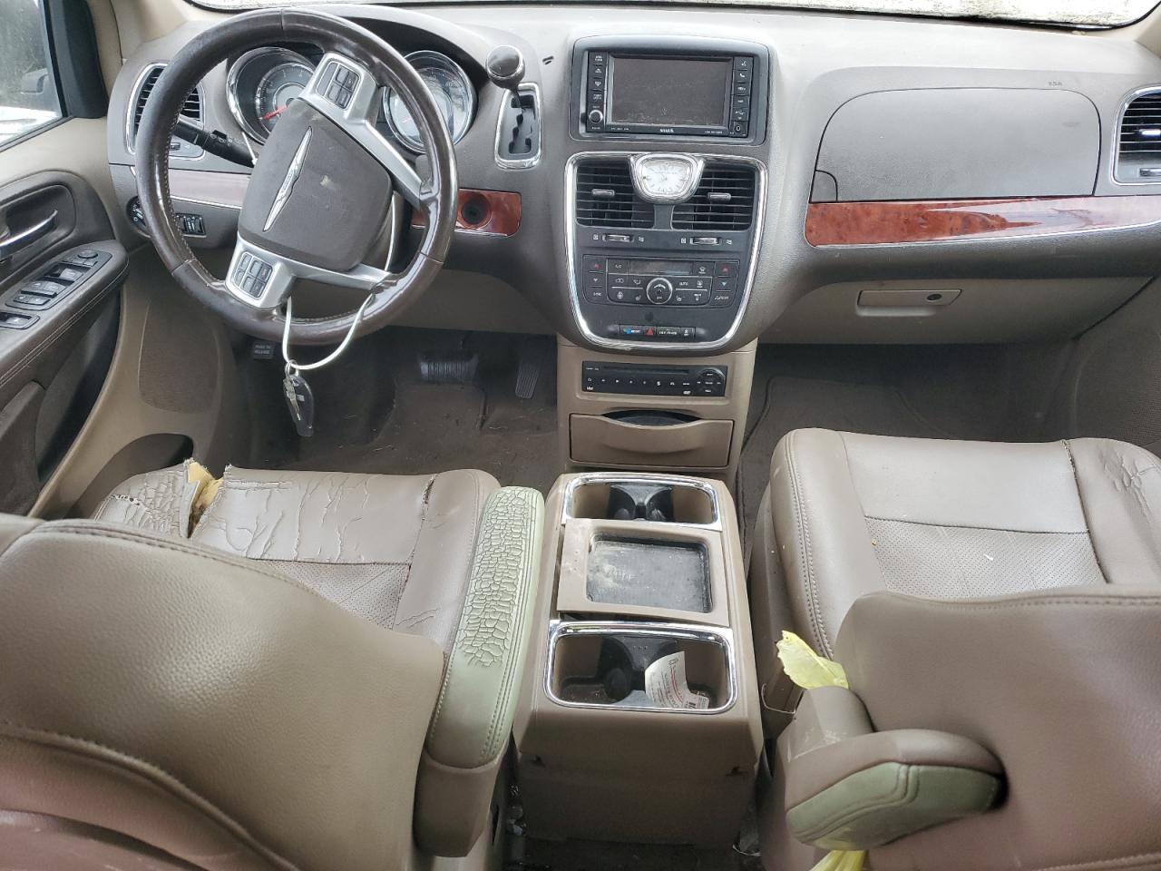 2012 CHRYSLER Town & Country