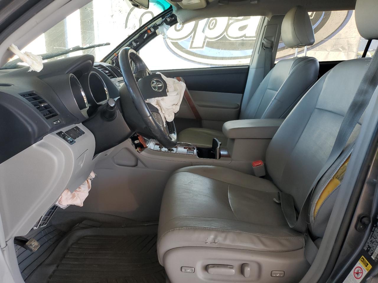 2010 TOYOTA HIGHLANDER