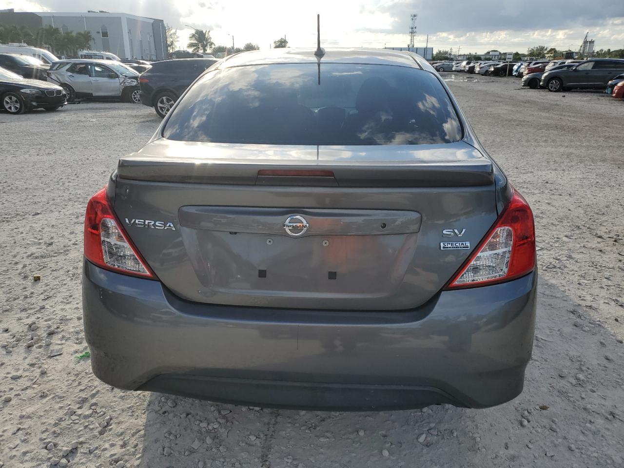 2018 NISSAN VERSA