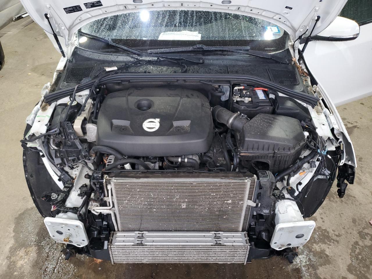 2015 VOLVO V60