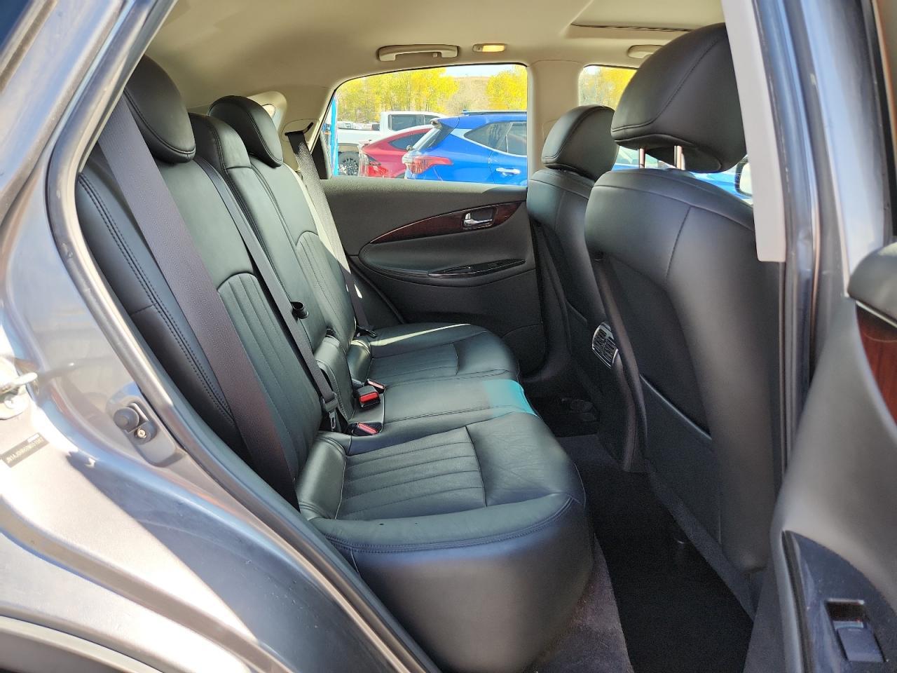 2011 INFINITI EX35