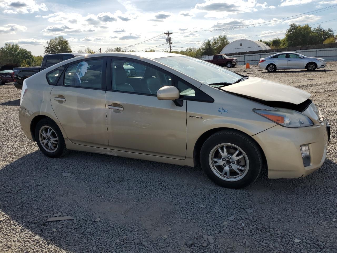 2010 TOYOTA PRIUS