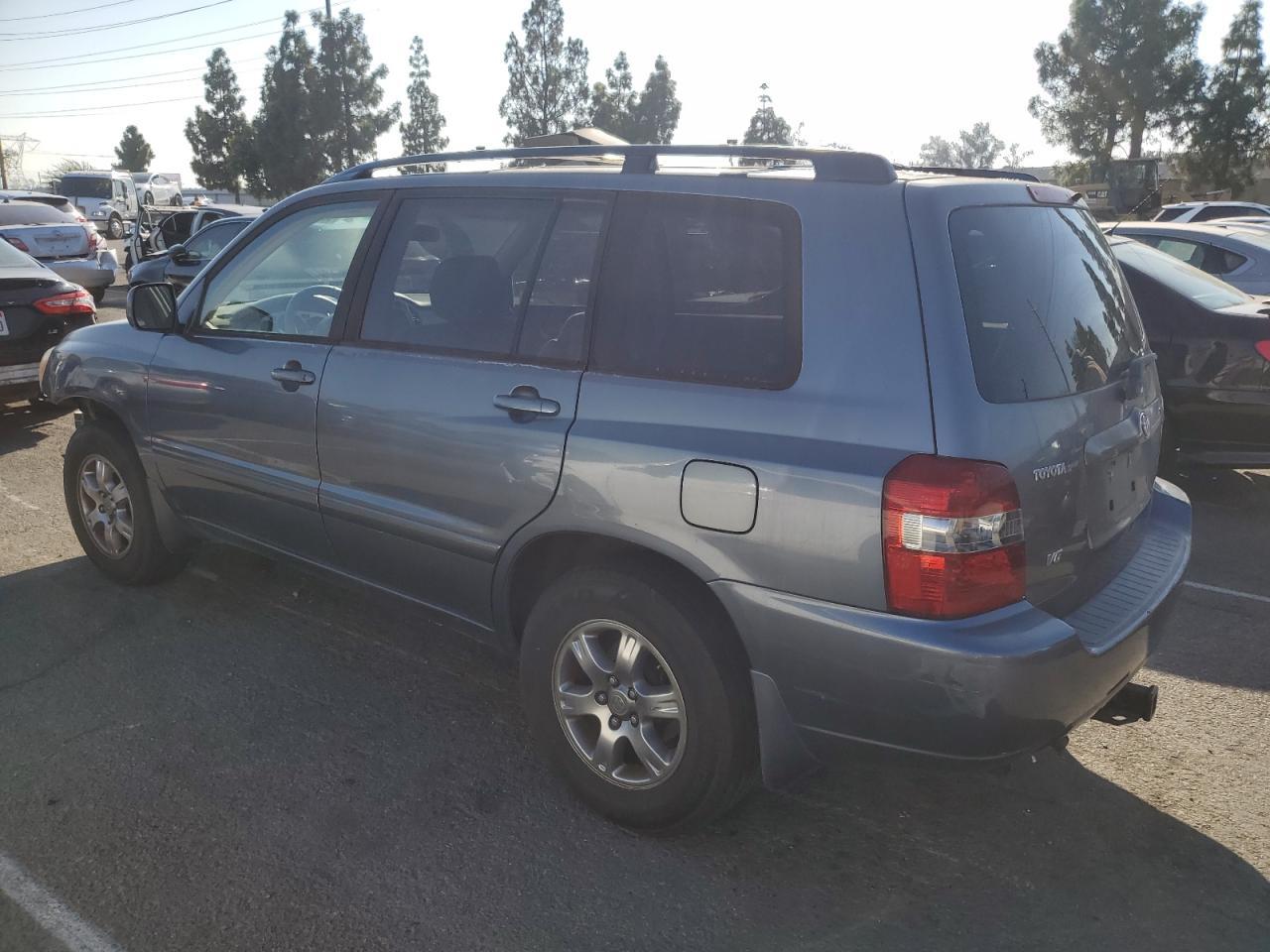 2005 TOYOTA HIGHLANDER