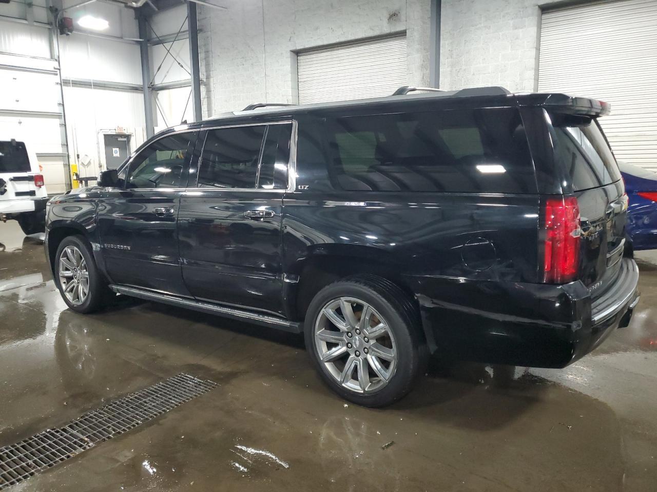 2016 CHEVROLET Suburban