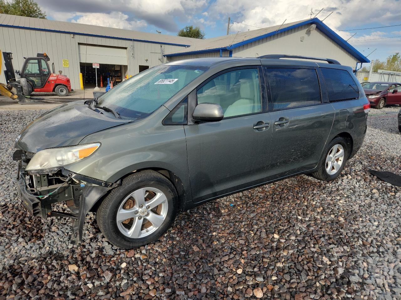 2013 TOYOTA SIENNA