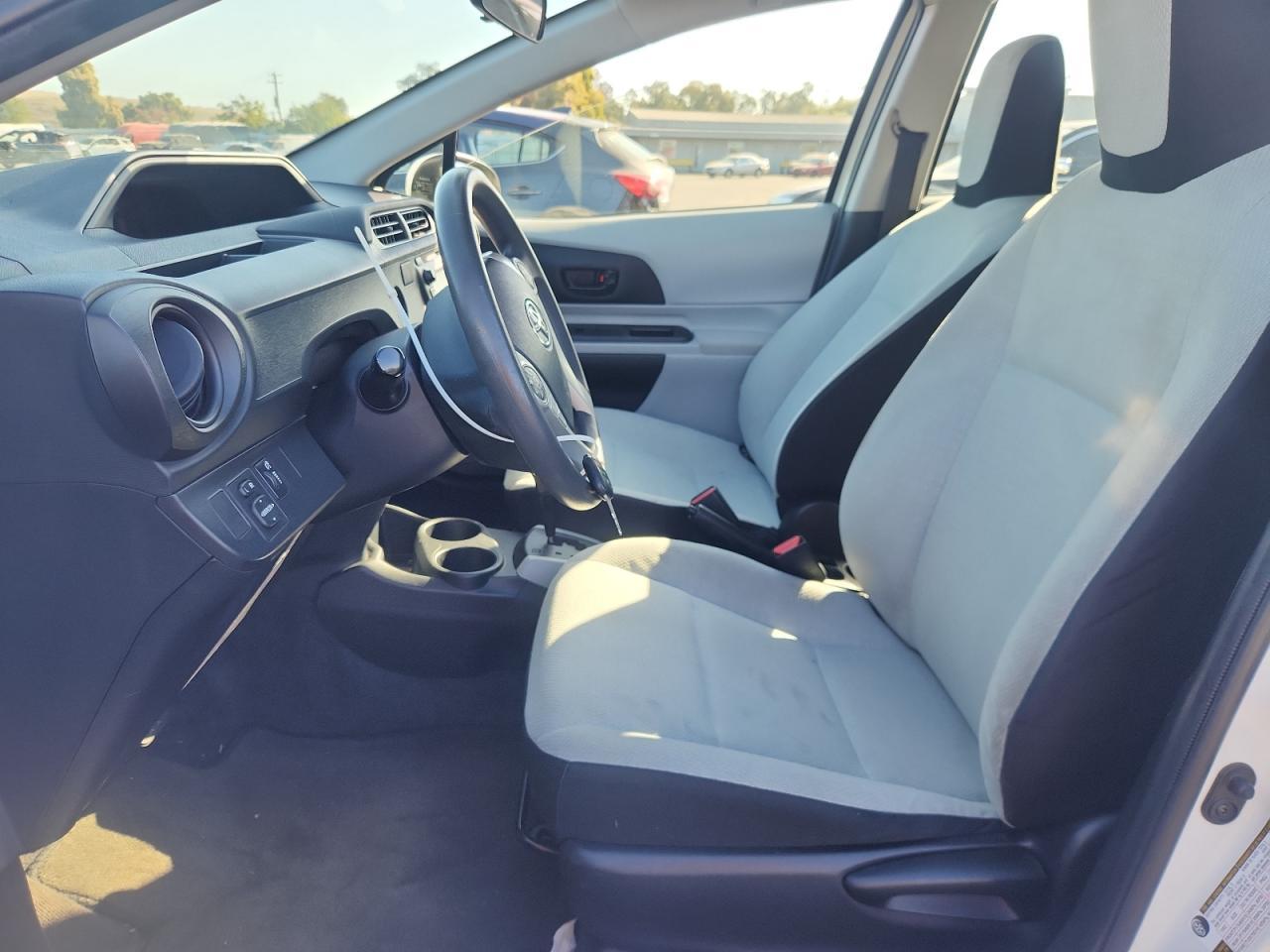 2012 TOYOTA Prius c
