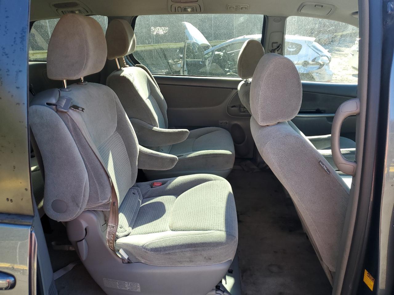2010 TOYOTA SIENNA