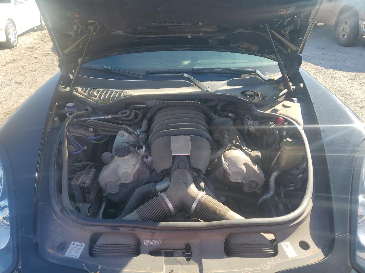 2016 PORSCHE Panamera