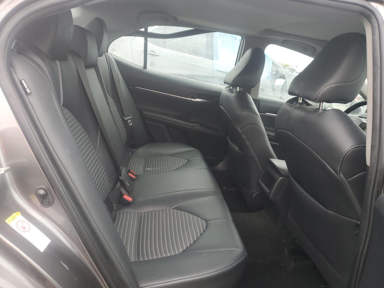 2018 TOYOTA CAMRY