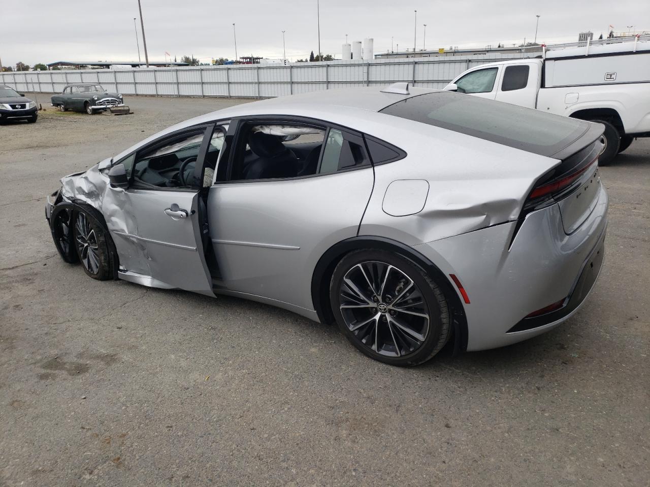 2024 TOYOTA PRIUS