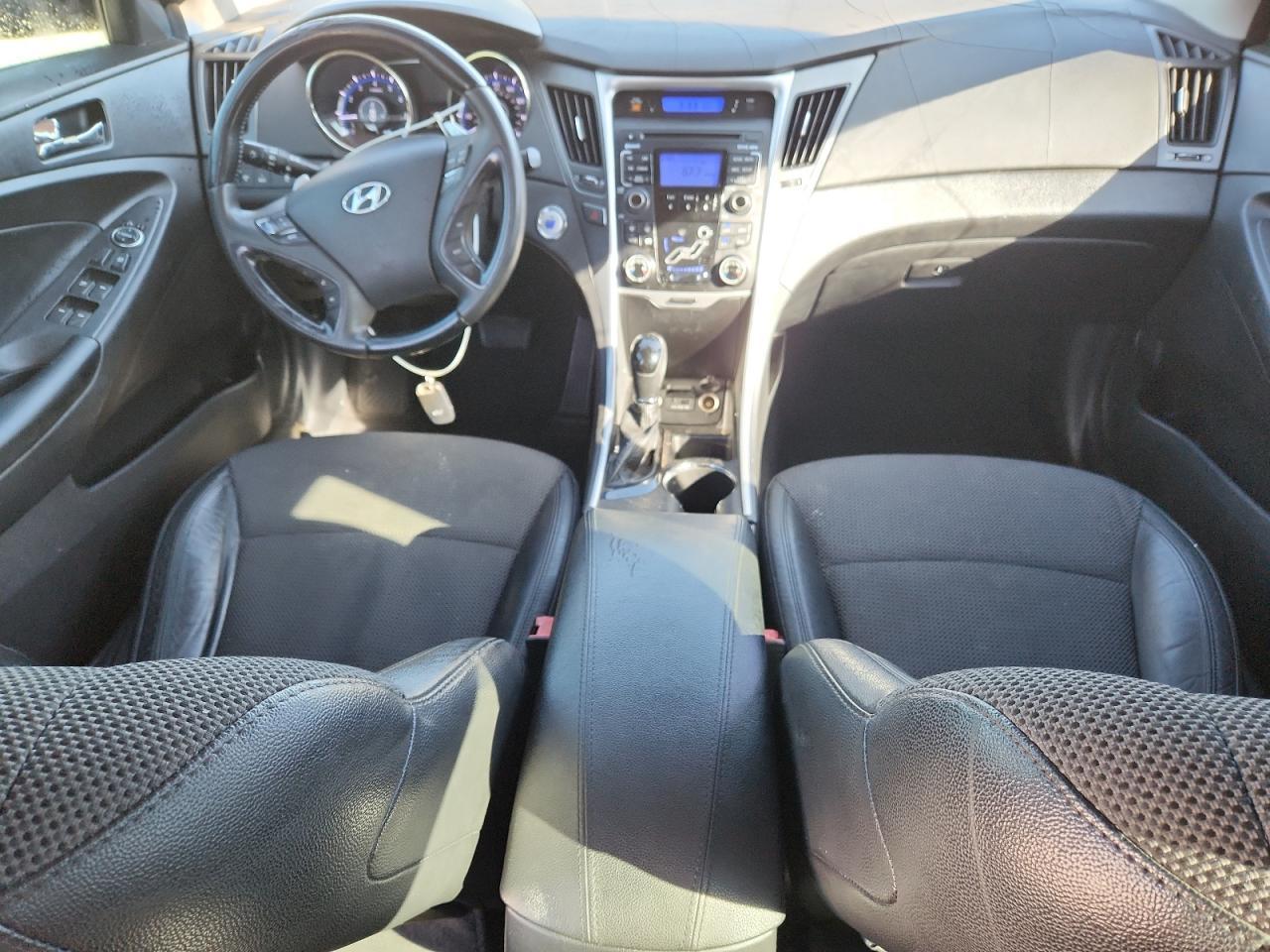 2011 HYUNDAI SONATA