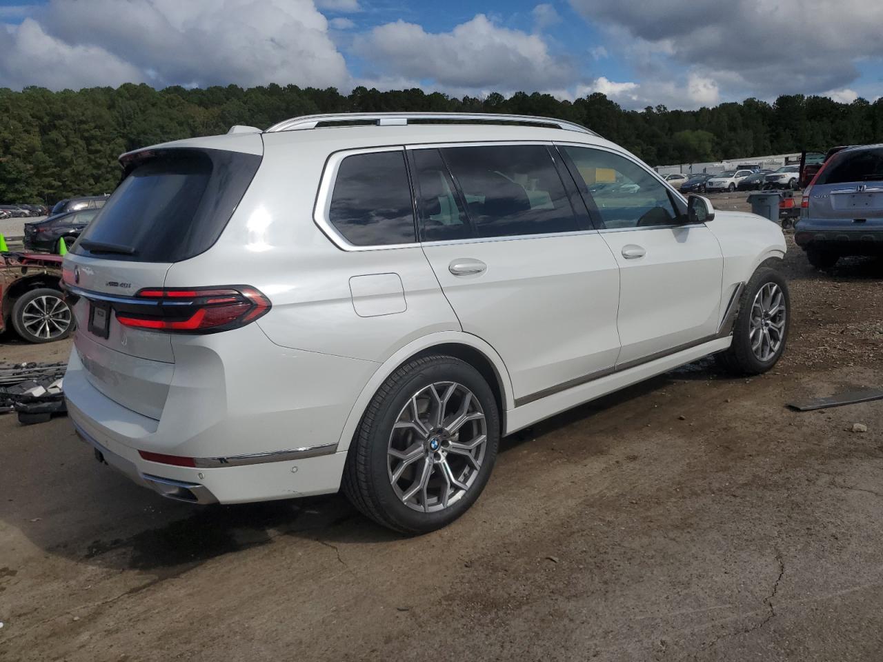2023 BMW X7