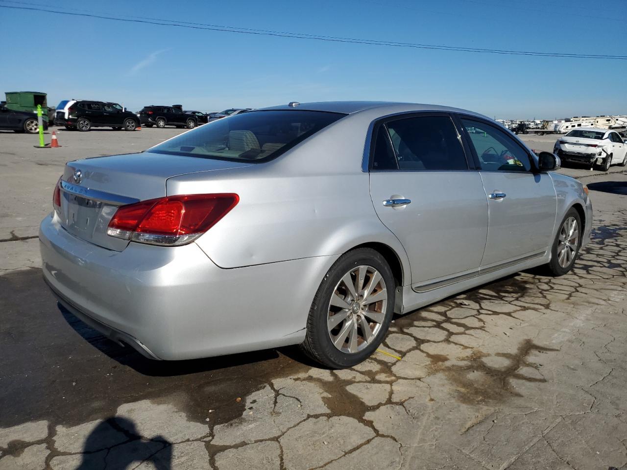2011 TOYOTA Avalon